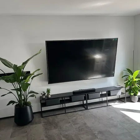 Modernes Haus Mit Garten Am Fusse Des Tetraeders Prázdninový dům